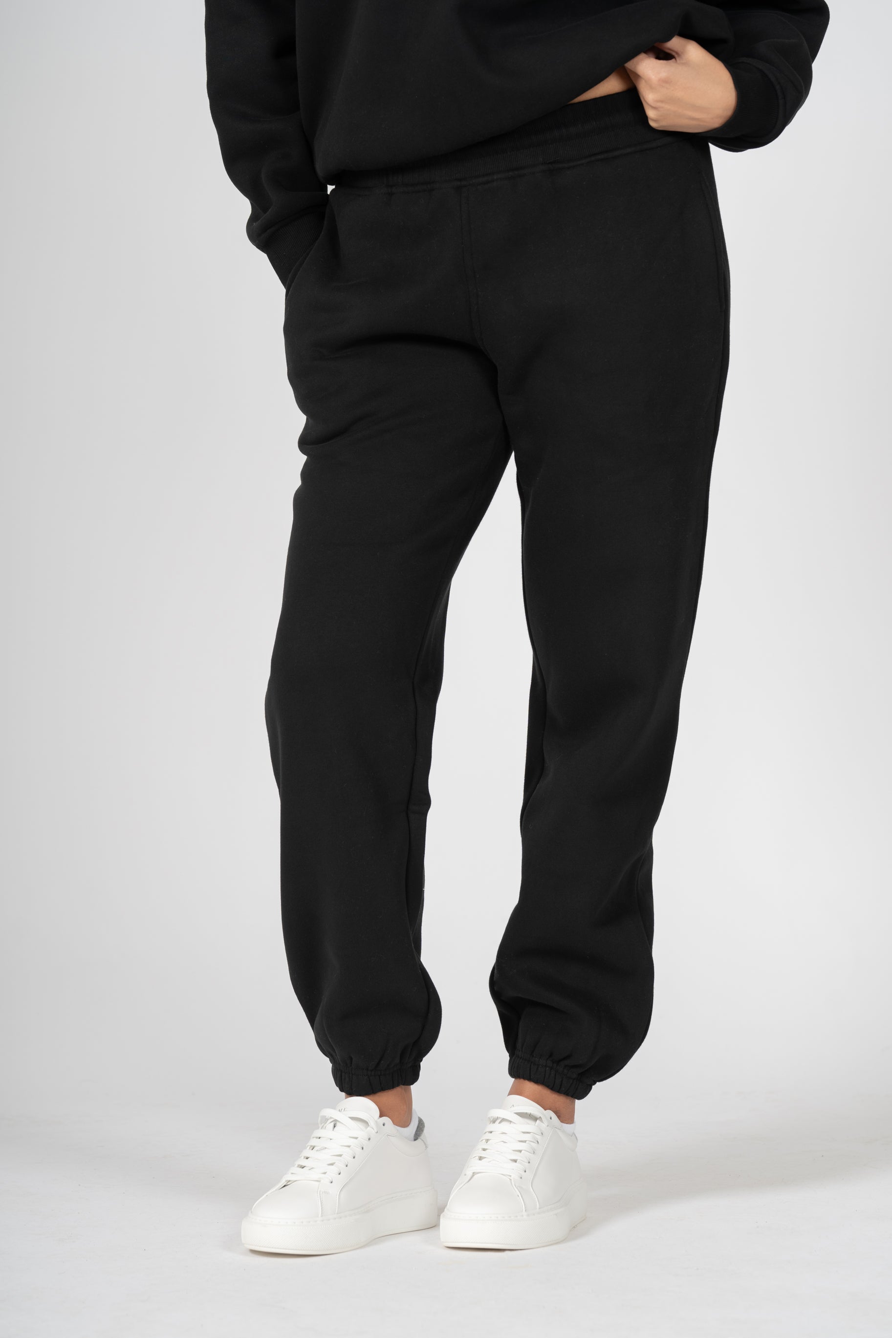 REST DAY FEMALE RECOVERY BLACK OVERSIZED JOGGERS - INFORM ACTIVE