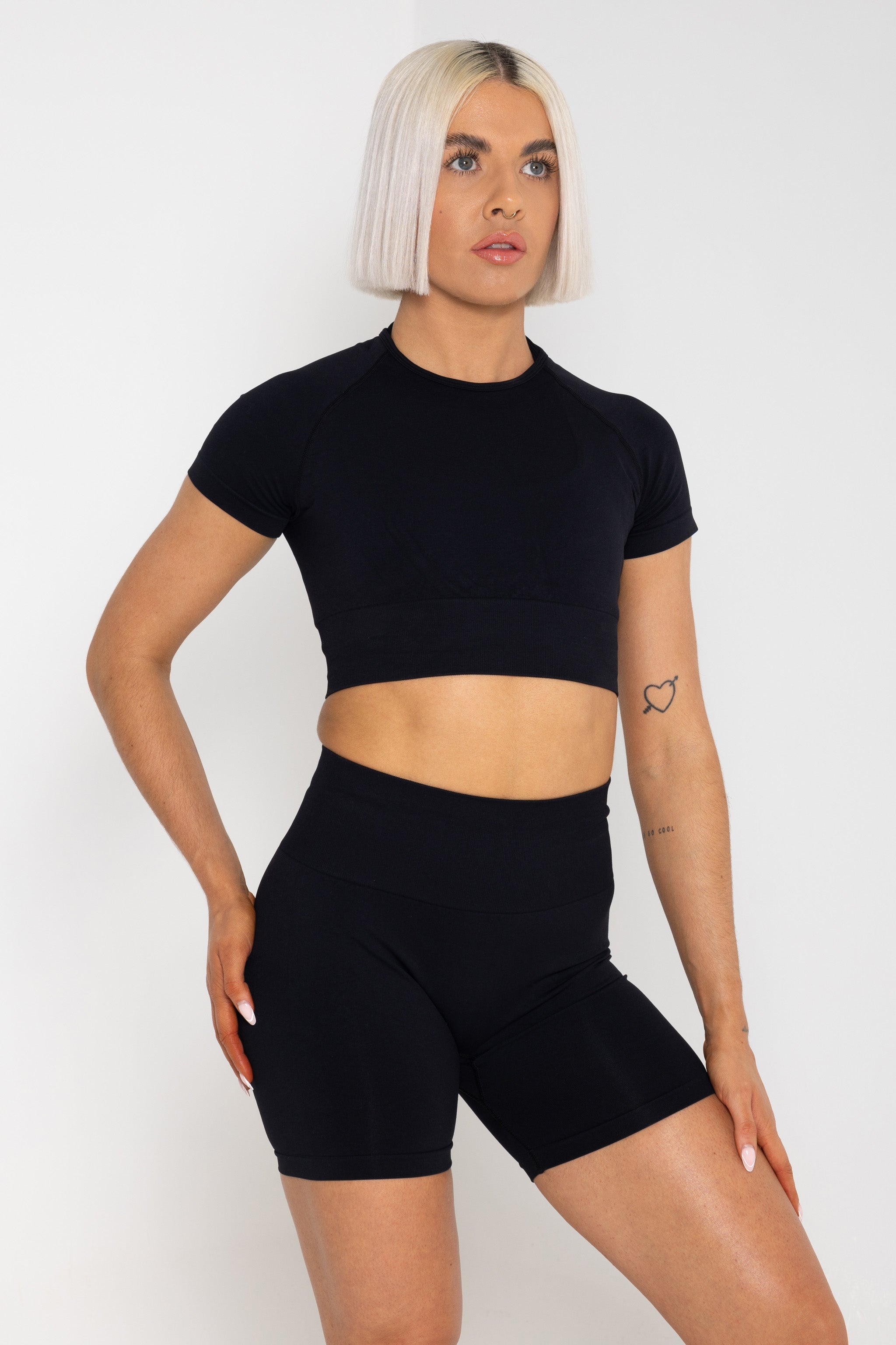 FEMALE REFORM BLACK WORKOUT GYM CROP TOP - INFORM ACTIVE