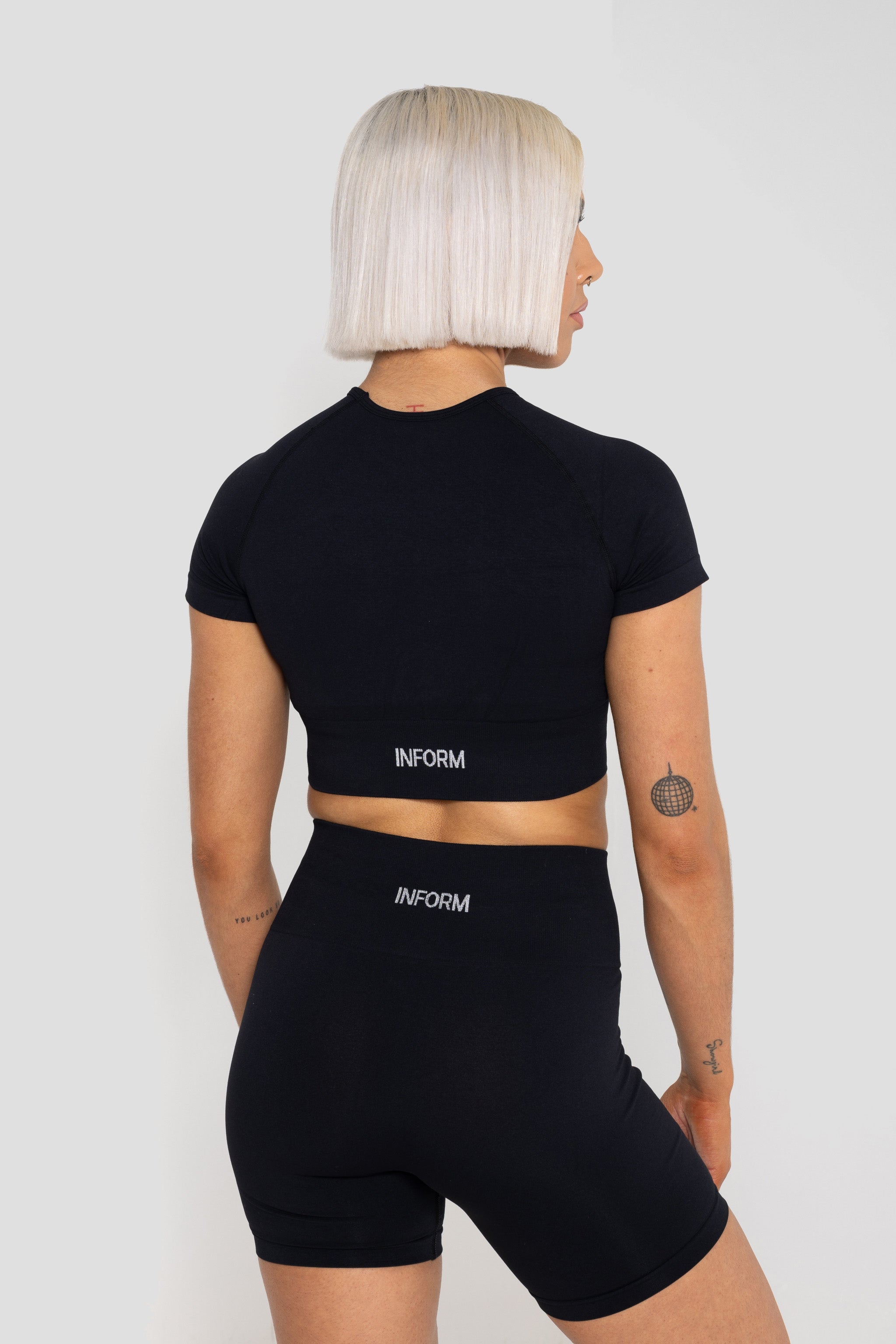 FEMALE REFORM BLACK WORKOUT GYM CROP TOP - INFORM ACTIVE