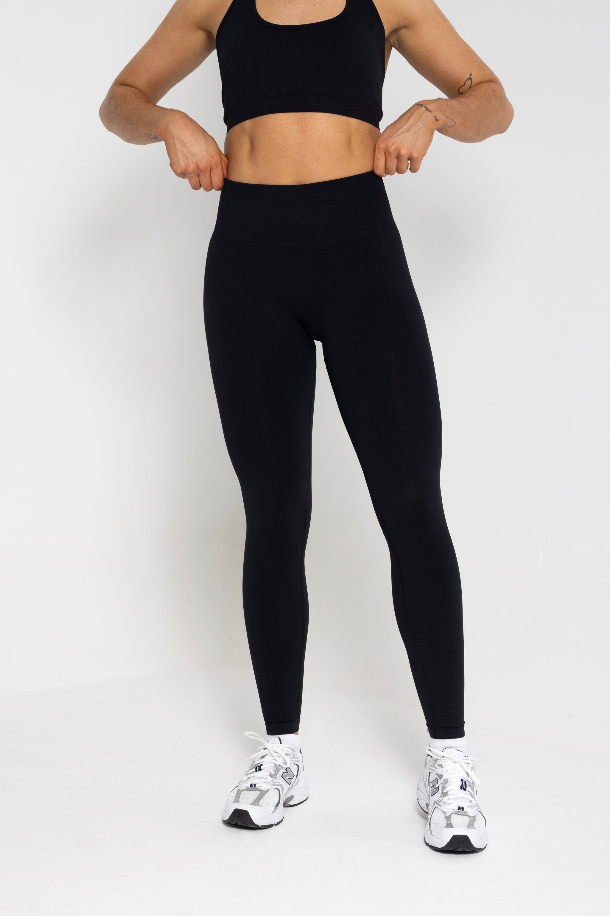 FEMALE REFORM BLACK WORKOUT GYM LEGGINGS - INFORM ACTIVE