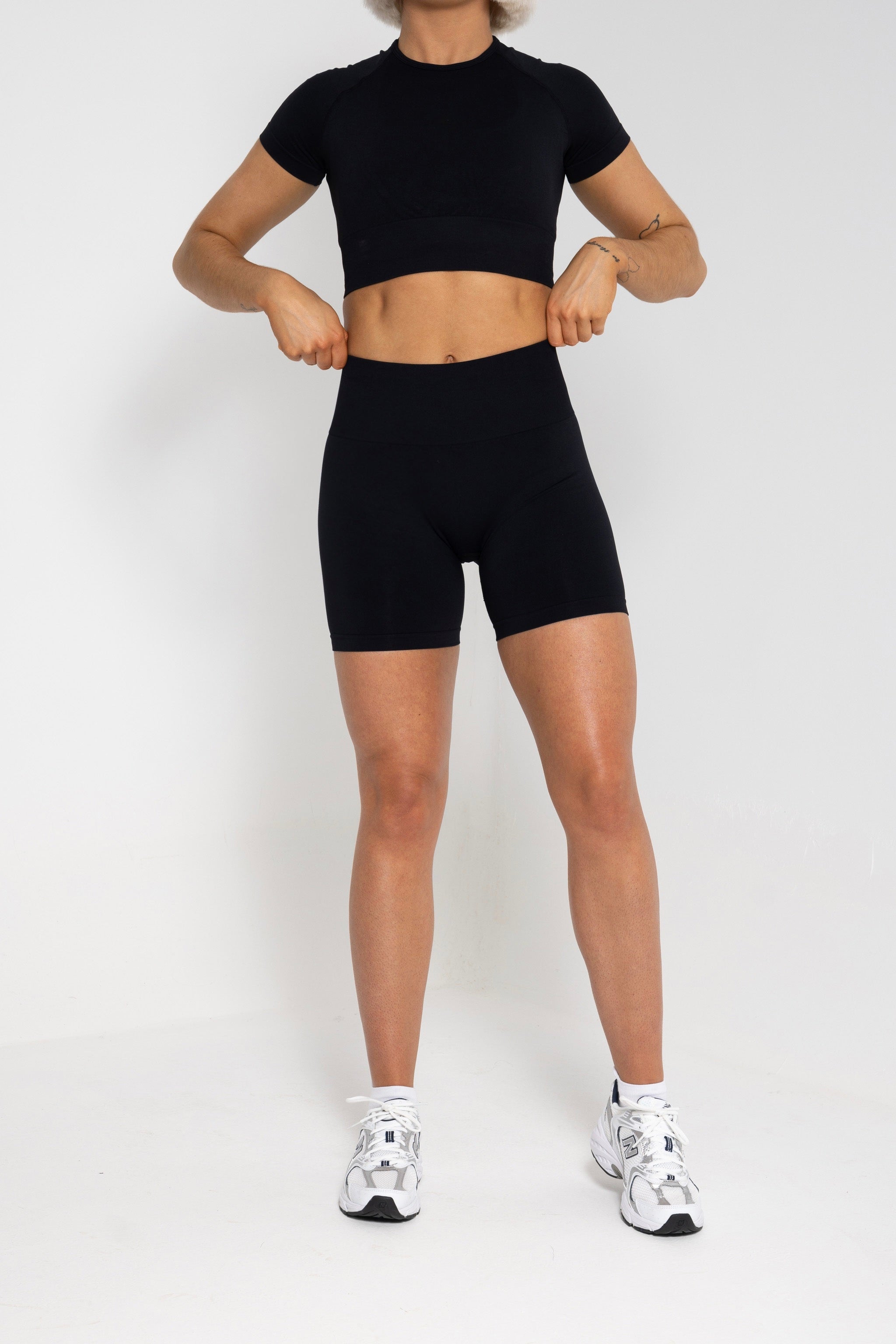 FEMALE REFORM BLACK WORKOUT GYM SHORTS - INFORM ACTIVE