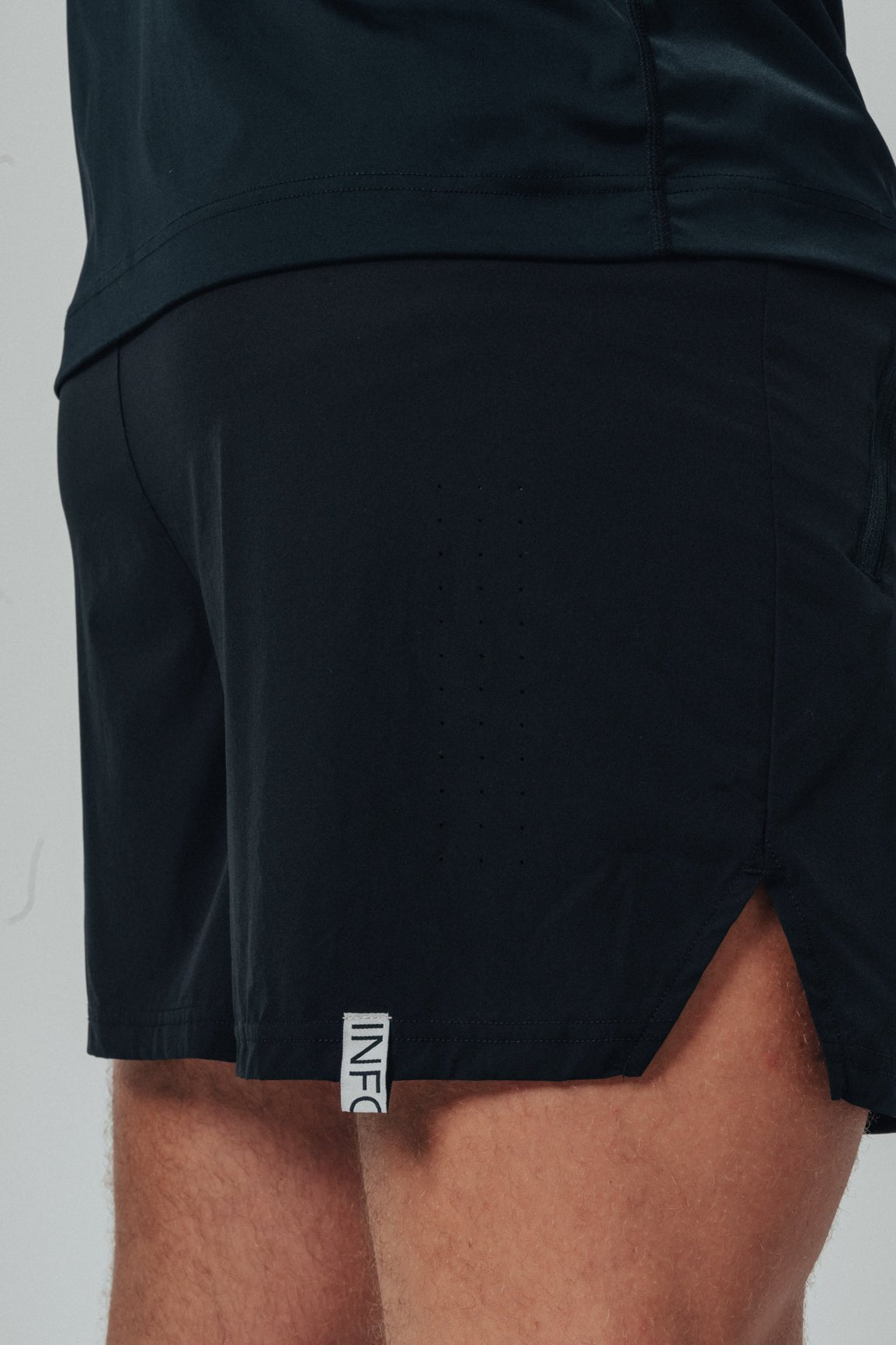 MALE TRANSFORM BLACK AND WHITE TECHNICAL TRAINING GYM SHORTS - INFORM ACTIVE